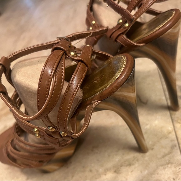 Brown and Gold Unique Platform Heels Size 9 - Picture 11 of 11
